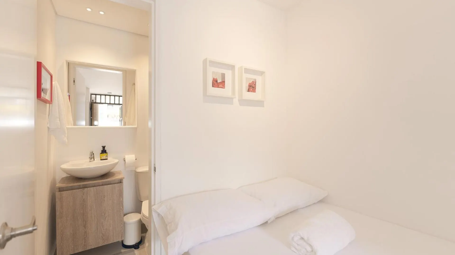Cozy Loft In Laureles Best Location Medellín Apartmán
