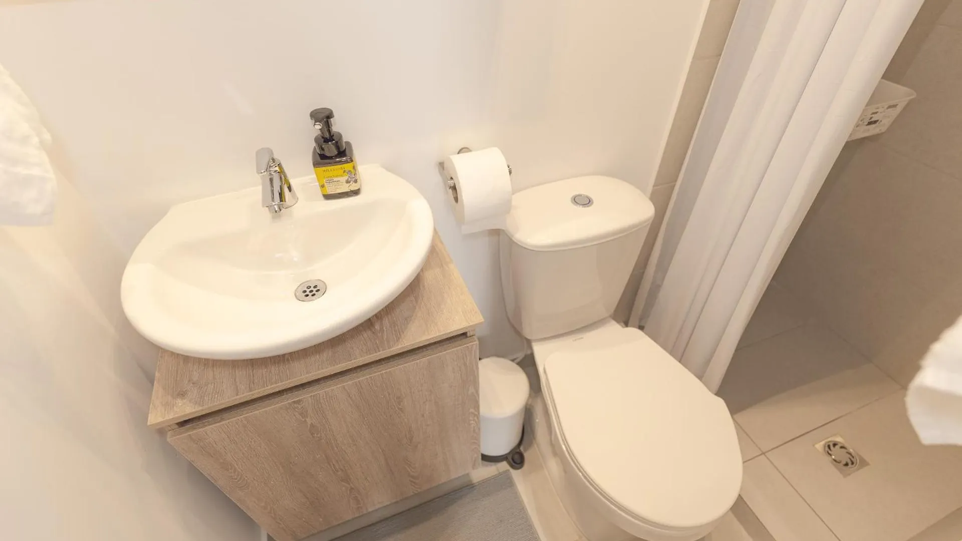 Cozy Loft In Laureles Best Location Medellín Appartement